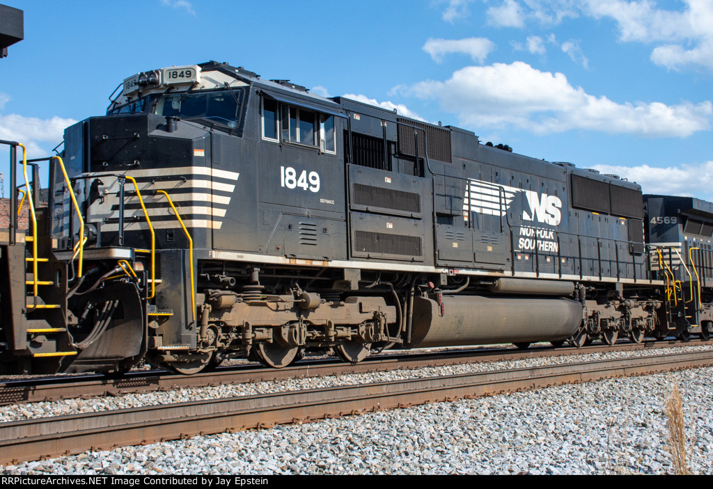 NS 1849 trails on a northbound intermodal  